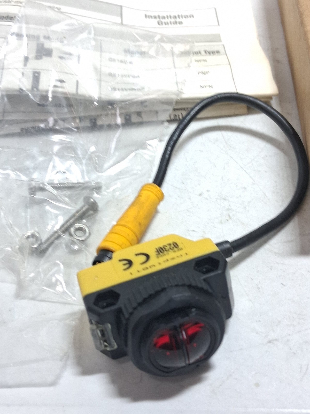 BANNER QS18VN6CV15Q PHOTOELECTRIC SENSOR 10-30VDC LED NPN (61640) NIB