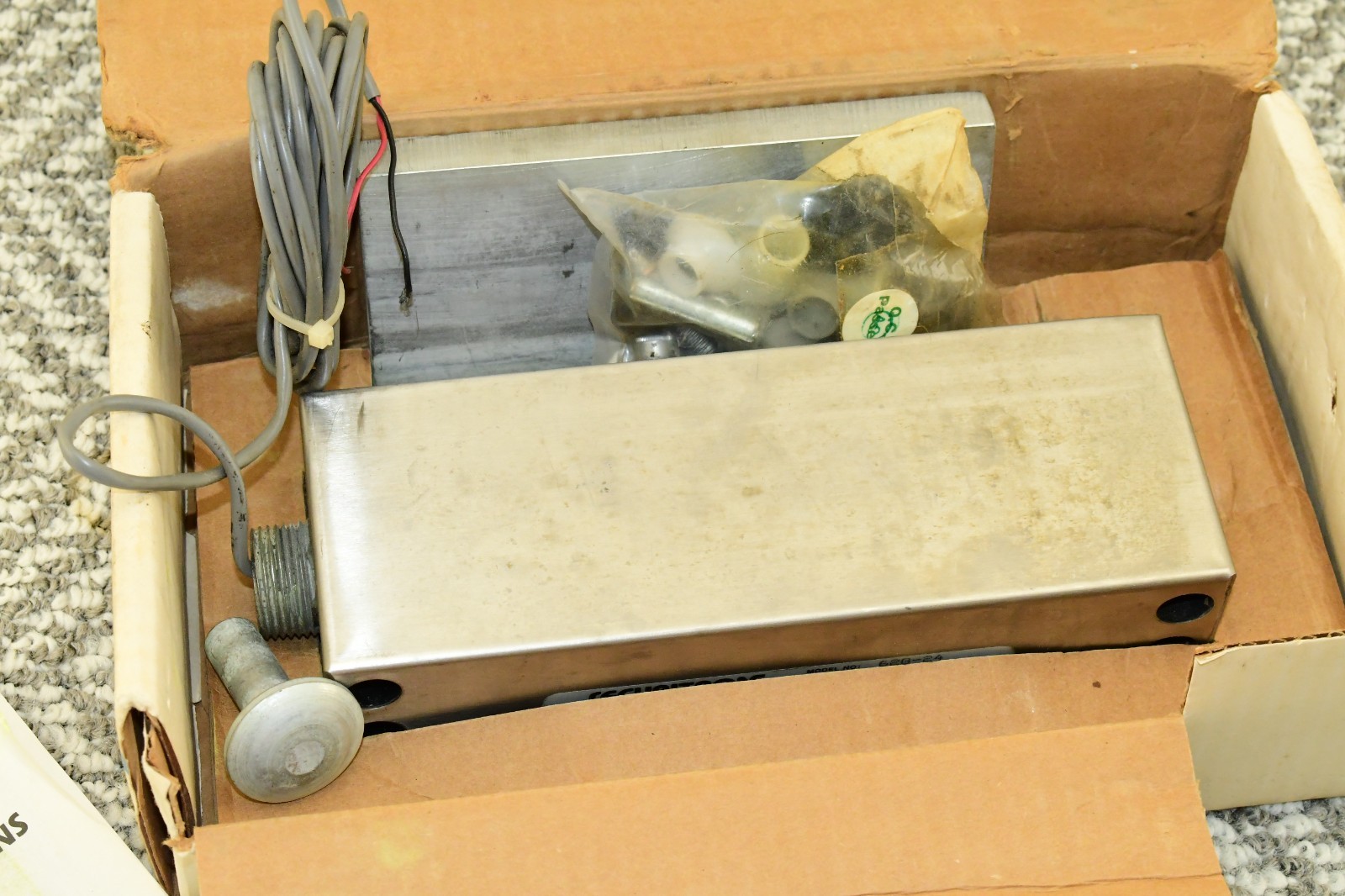 Securitron Electromagnetic Door Lock 24VDC Magnalock 1200Lbs Model 62G-24 125ma