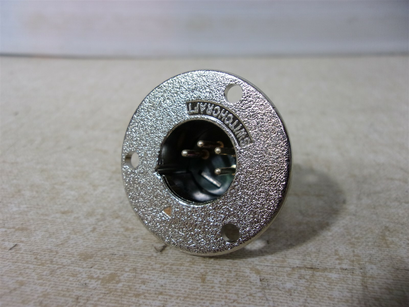NEW Switchcraft C4M Panel Mount Connector Plug *FREE SHIPPING*
