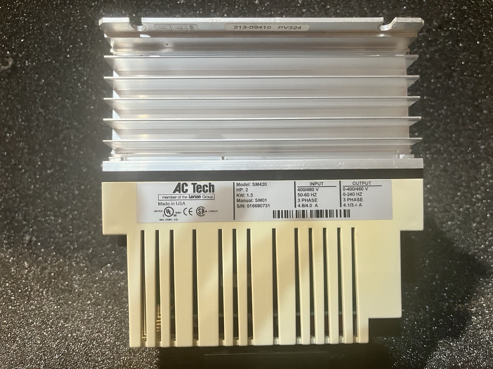 LENZE AC TECH 400/480V 3PHASE 2HP SCM SERIES INVERTER DRIVE SM420