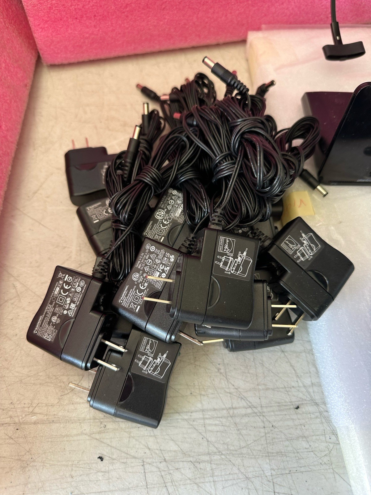 Lot of 13 Plantronics 6/C054 Wireless Headsets 7/W02 /W Charging Base Stations