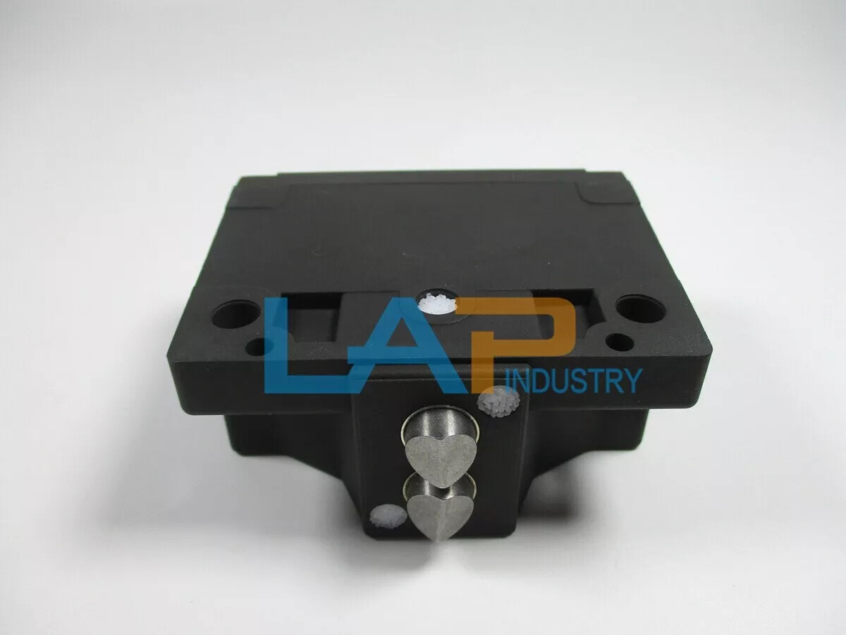 1PCS NEW For BNS026R LIMIT SWITCH BNS 819-B02-D12-61-12-10