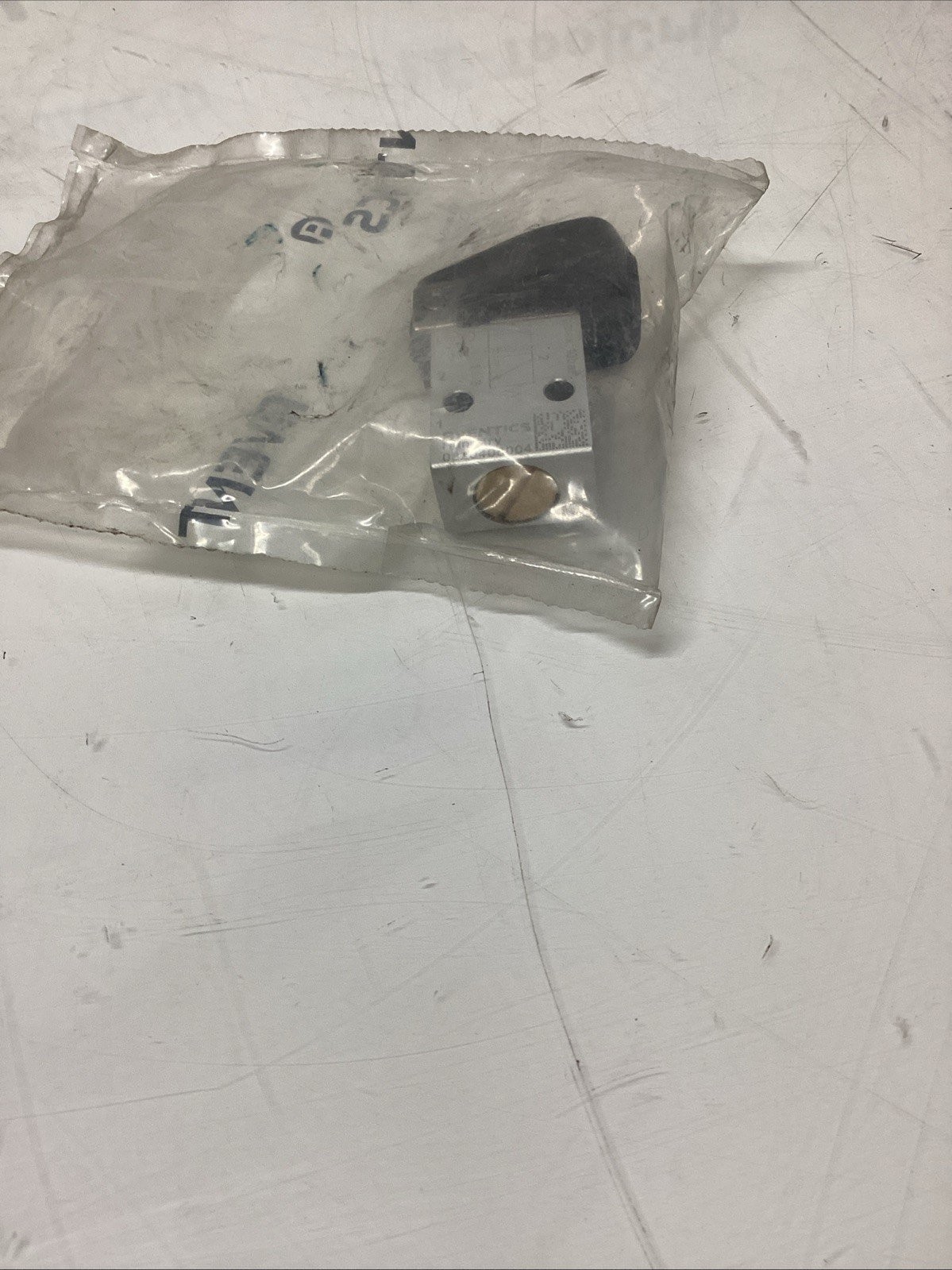 Aventics 0820408004 Manual Air Control Valve, Button, Aluminum O-668
