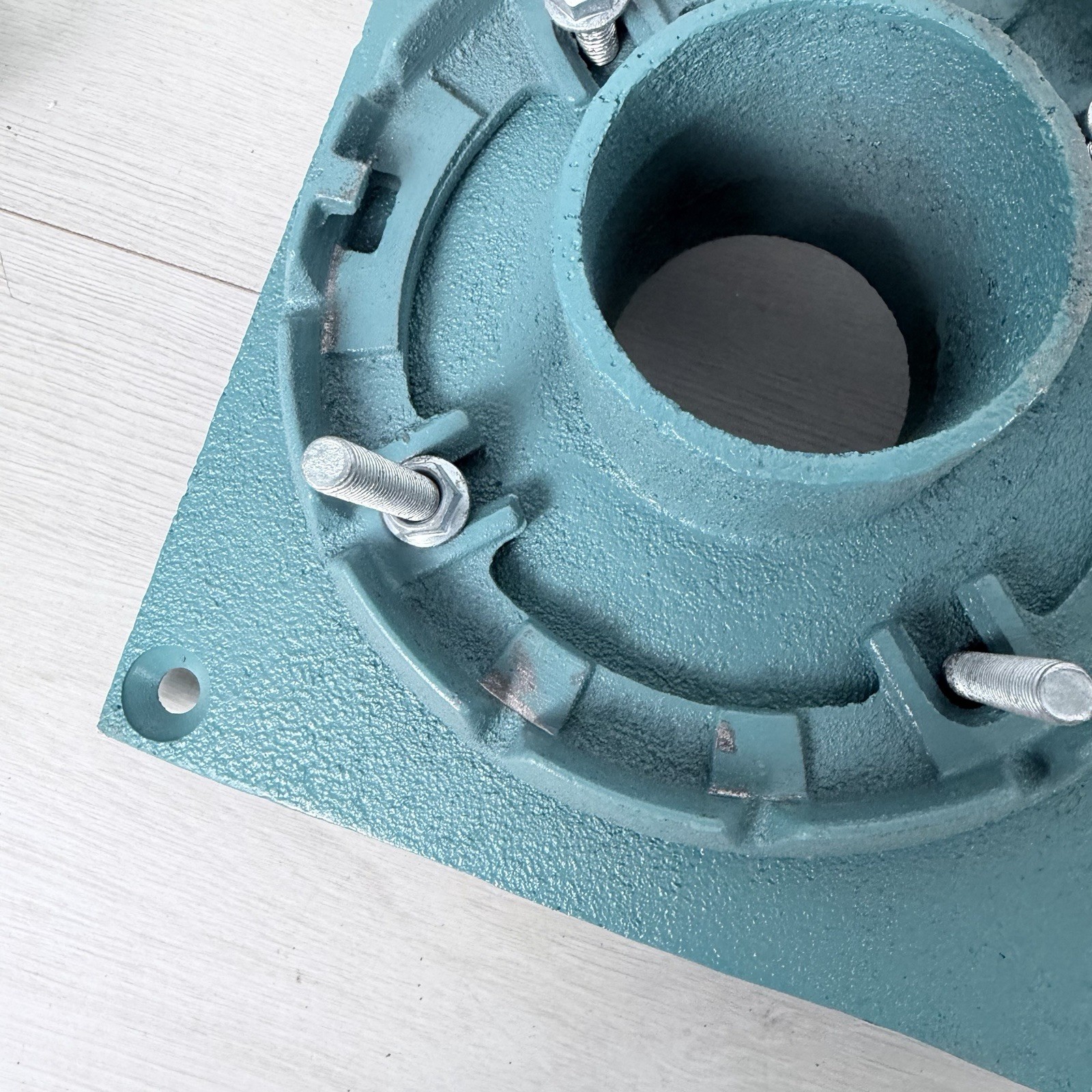 Zurn 4″ x 8-3/8″ Diameter No-Hub Cast Iron Combination Roof Drain & Overflow