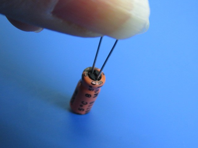 SPRAGUE 515D105M100JA6A Qty of 200 per Lot 1uF 20% 100V Al El +105C 2mmLs