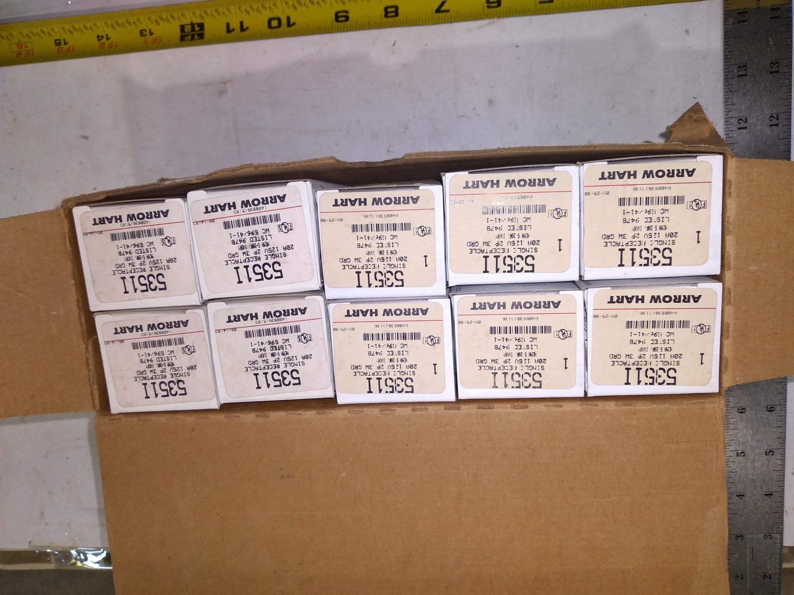 COOPER ARROW HART 53511 20A 125V 2P 3W GRD SINGLE RECEPTABLE ’10 IN BOX’
