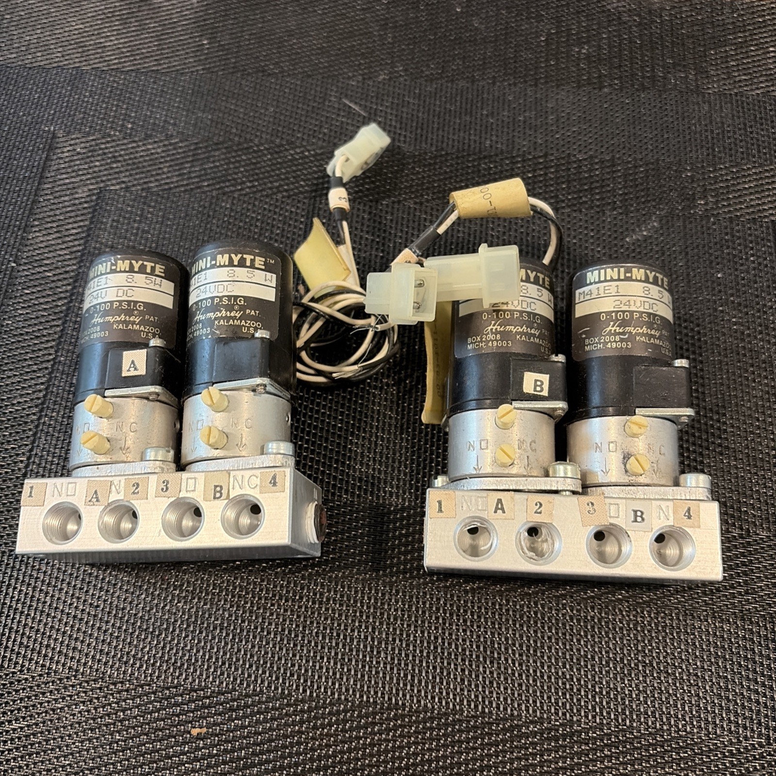 Lot If 2- Humphrey Mini-Myte M41E1 8.5 W 24V DC A And B