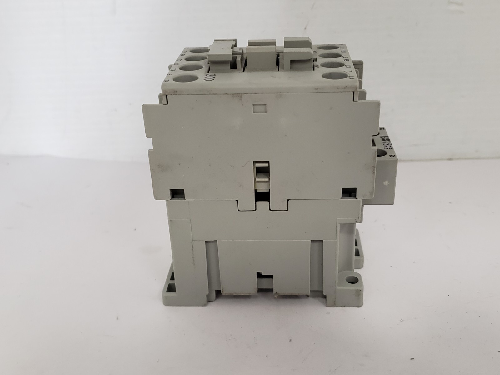 ALLEN BRADLEY 100-C09D200 CONTACTOR 9A 110/120V 2NO 2NC SERIES A