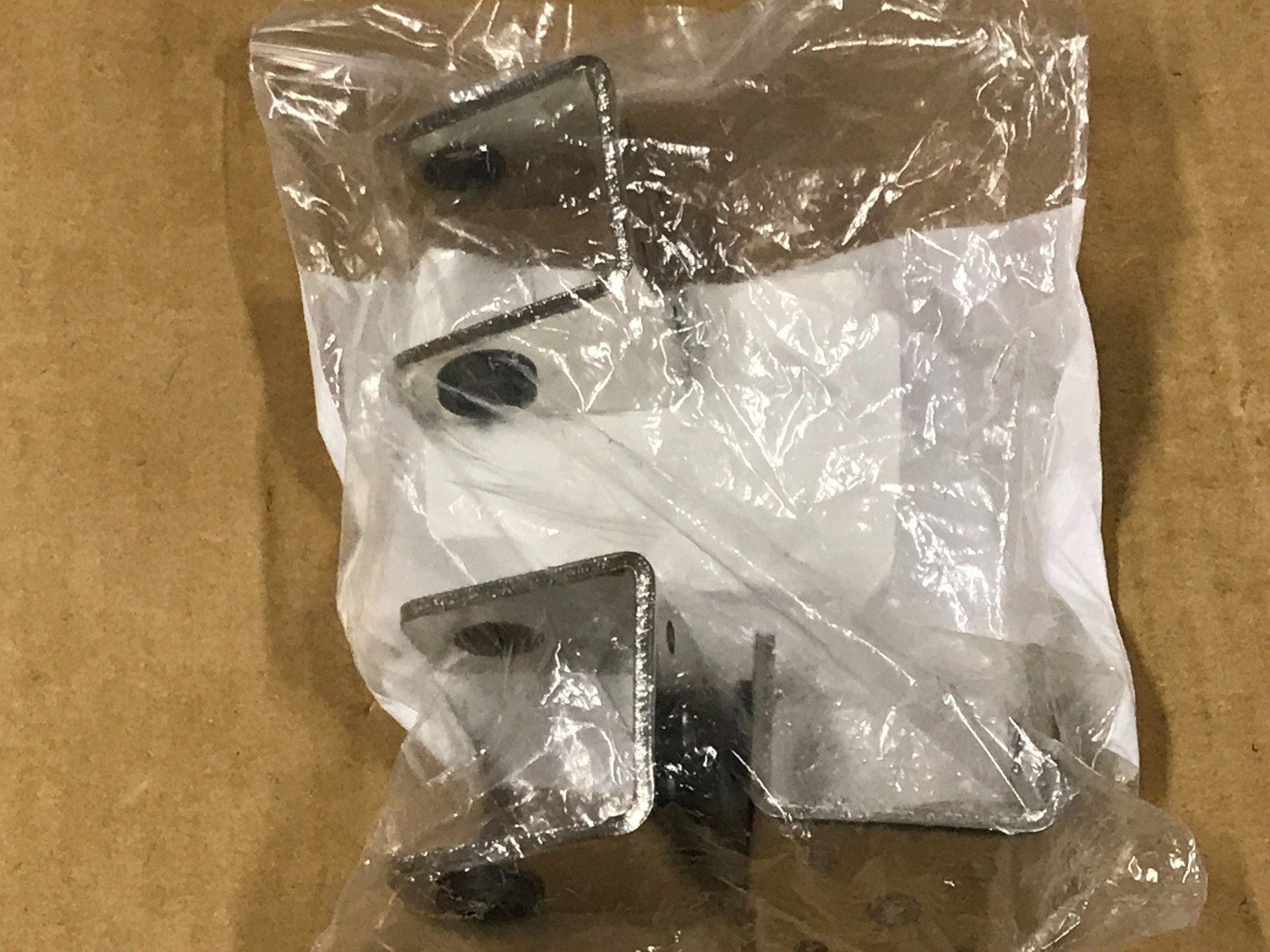 New Freudenberg CDG Cylinder Bracket – 2 Pcs – #0093098828