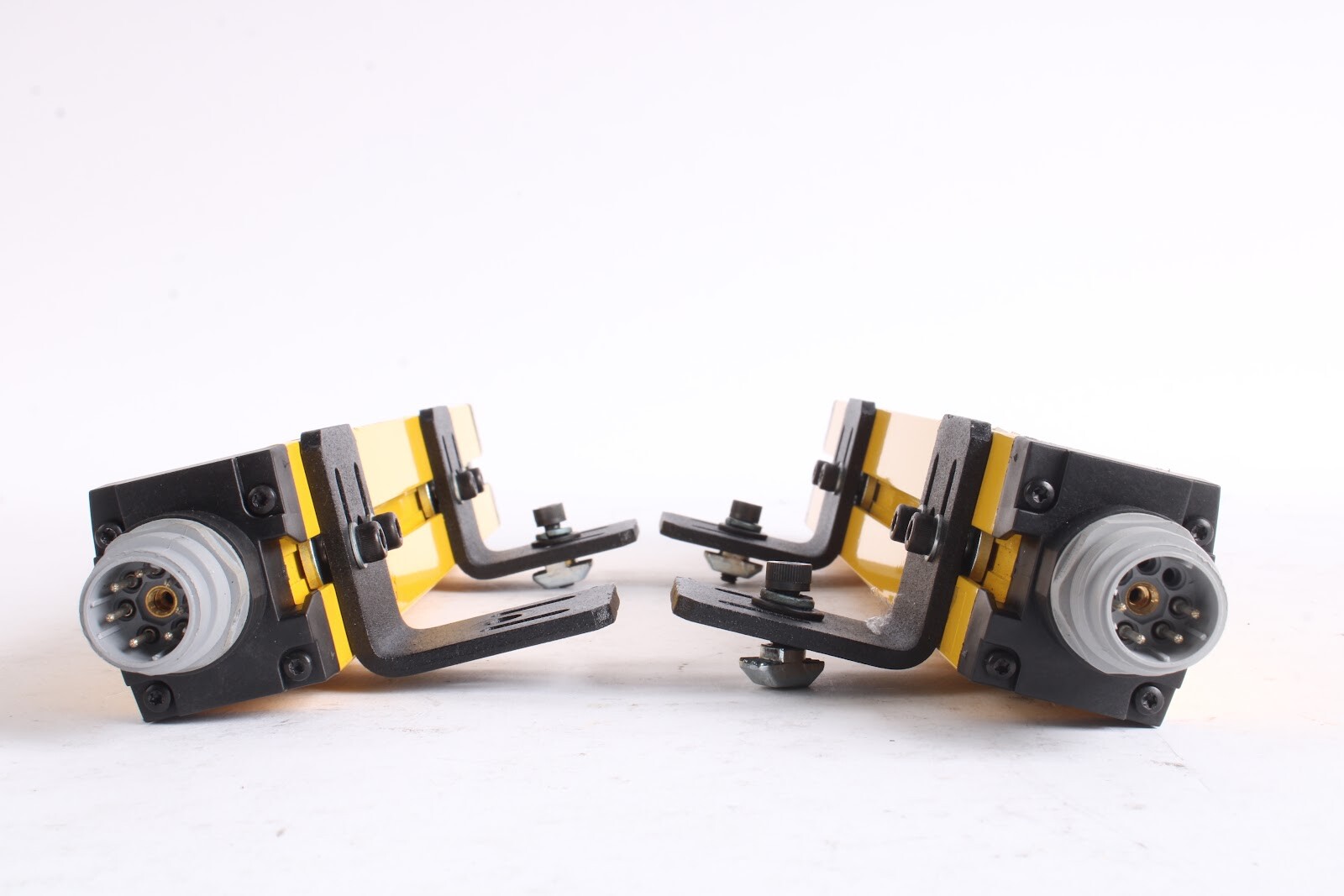 Sick C40E-0301AH030 and C40S-0301AA030 C4000 Basic Light Curtain with 2x Cables