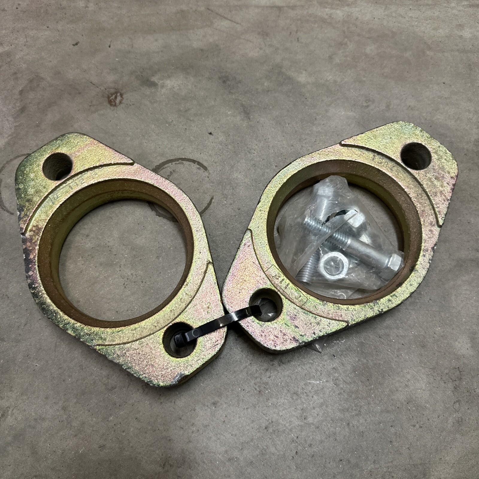 Weil Pump Company 15348 4 1/2″ Bronze Flange Pair with Bolts