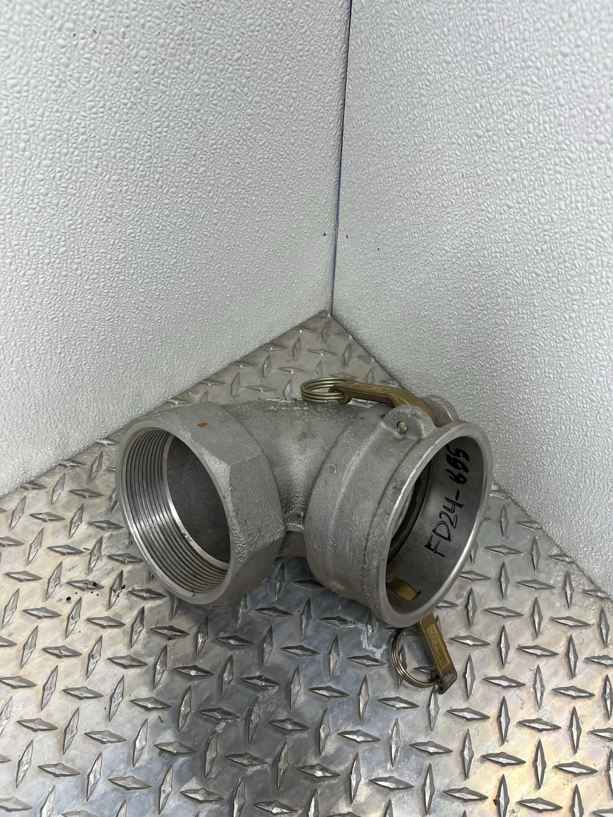P & T Aluminum 4″ Female Camlock x 4″ Female MPT 90 Degree Elbow (USA)