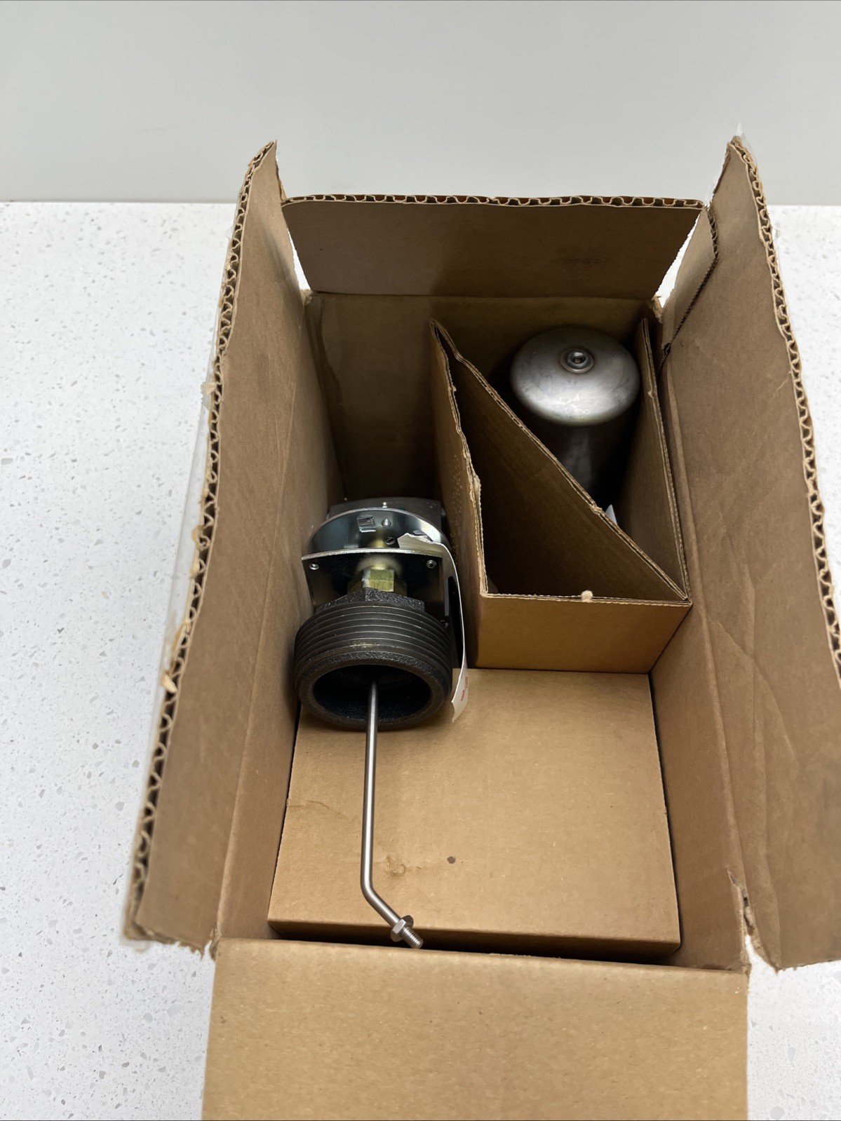 Schneider Electric (Square D) 9037Hg33 – 2Pole Float Swt Close On Rise 45 Offset