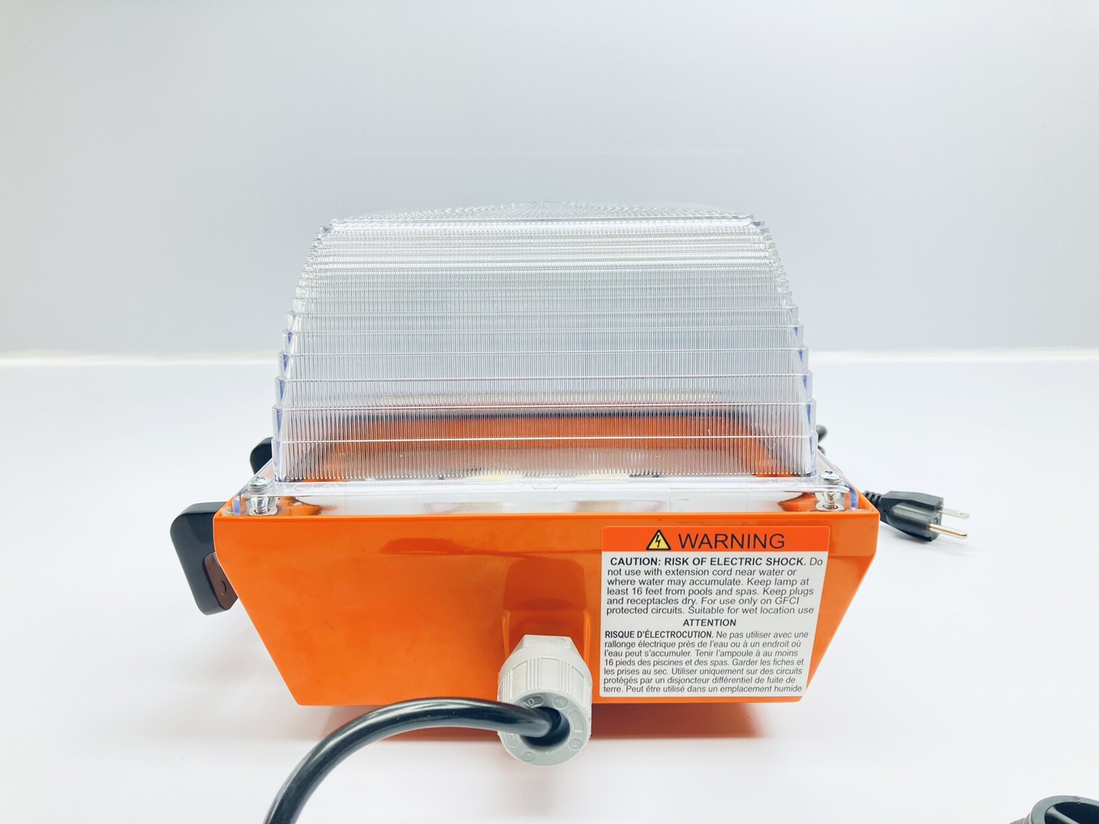 UNUSED WOODHEAD 8565F-LED PORTABLE MAGNET WORKLIGHT WATERTIGHT LED 120V