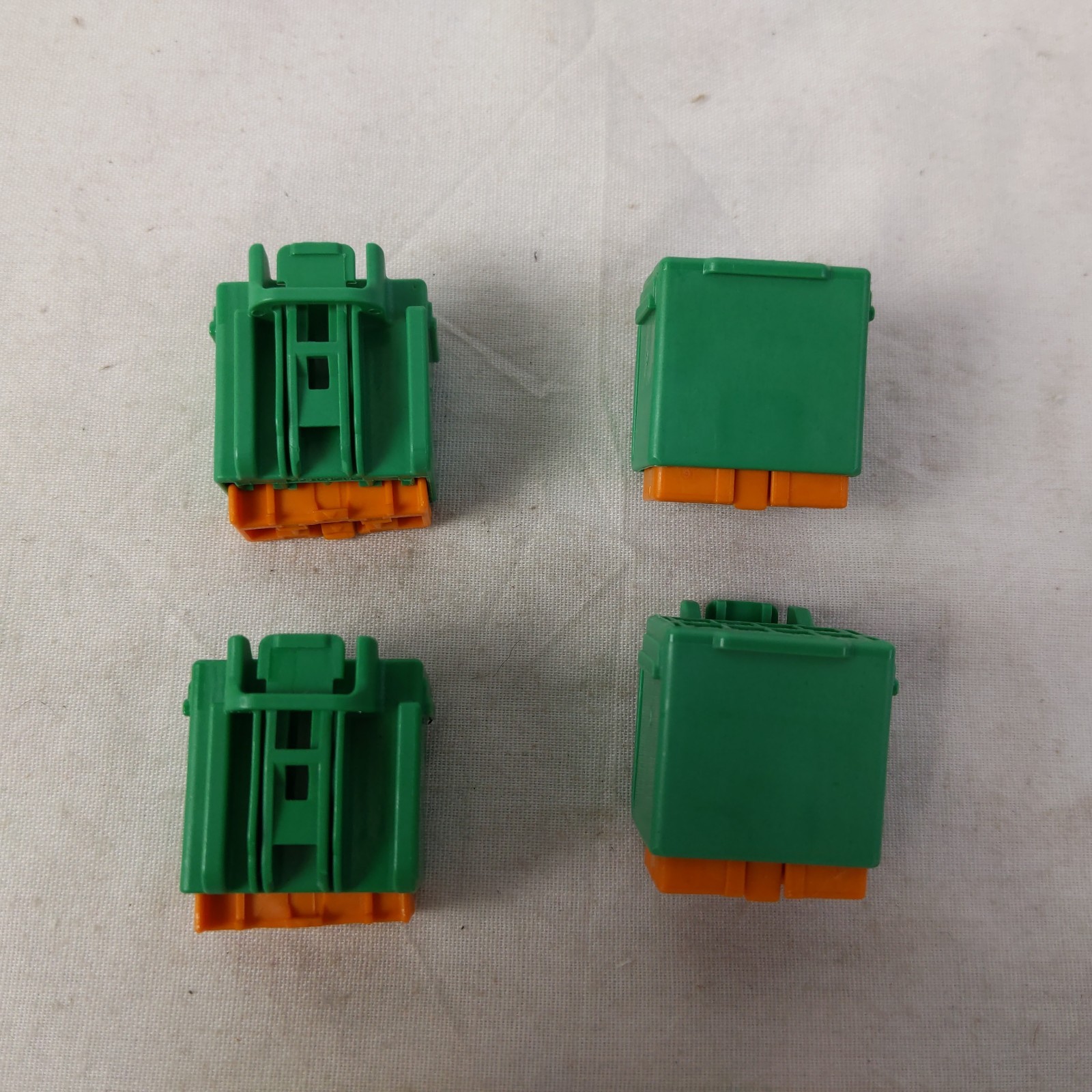 Lot of 140 YAZAKI 7283-3244-60 CONNECTOR 8P YESC KAIZEN GREEN X132304