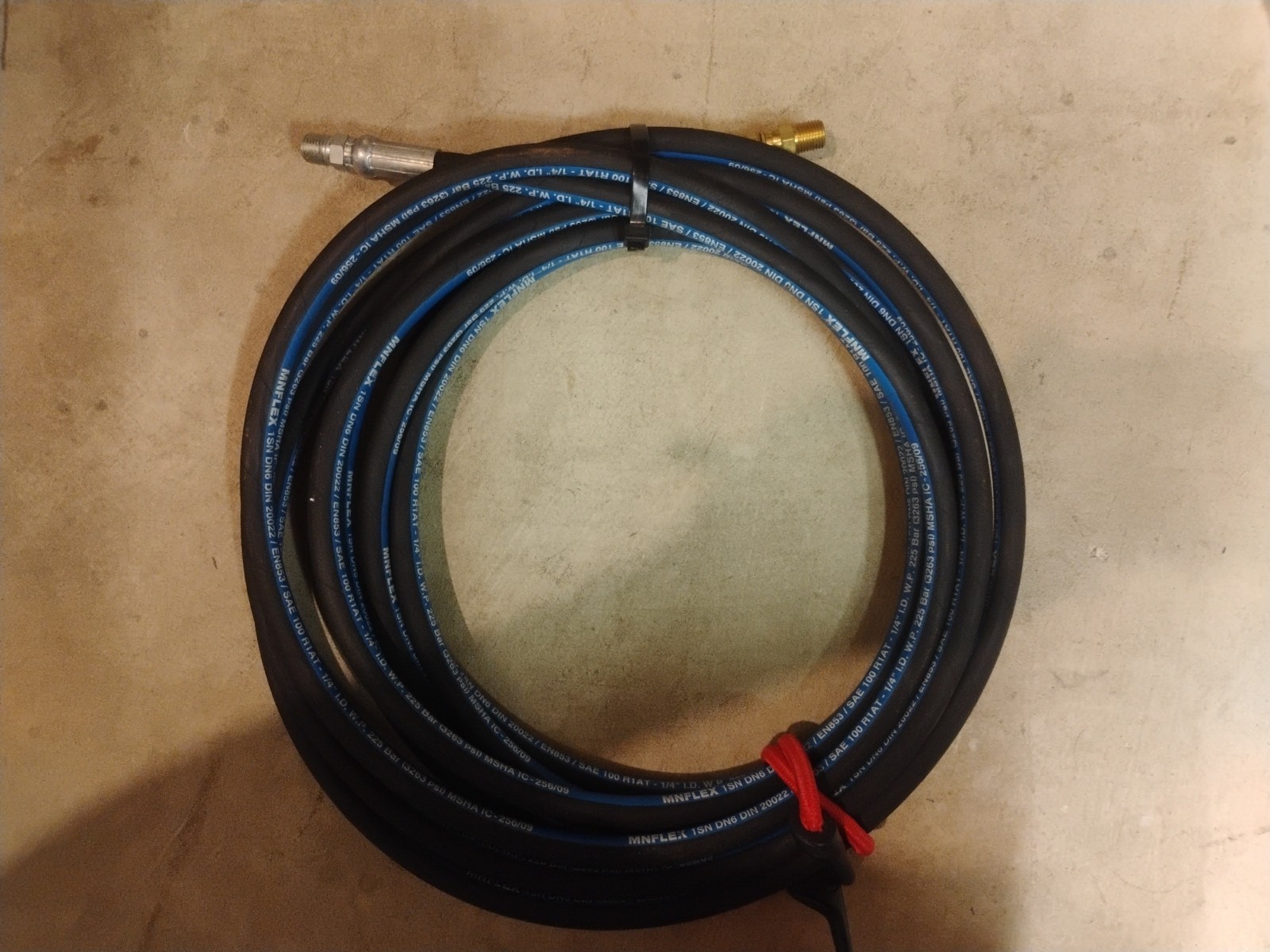 MNFLEX 1sn Dn6 Din 20022/EN853/SAE100 R1at -1/4 I. D. W. P 225 Bar 3363 Psi Max