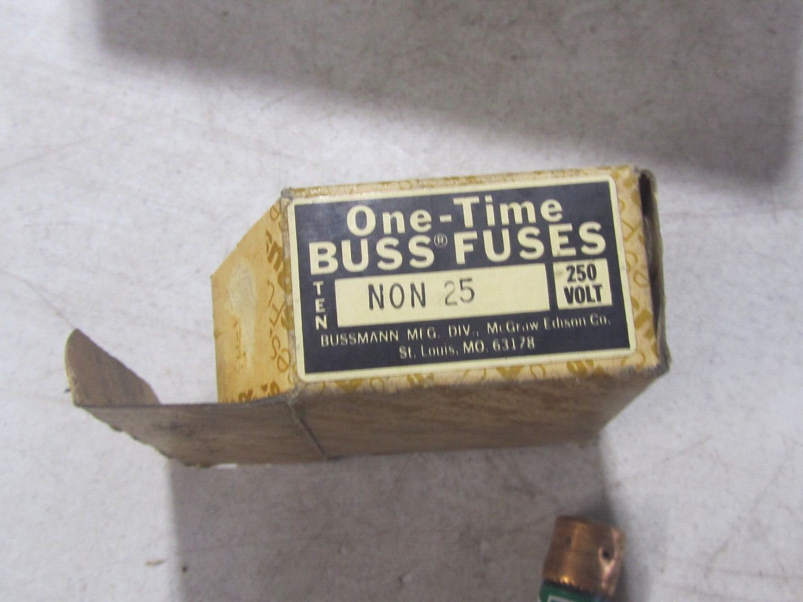 Box of 8 BUSS NON-25, One-Time Fuses