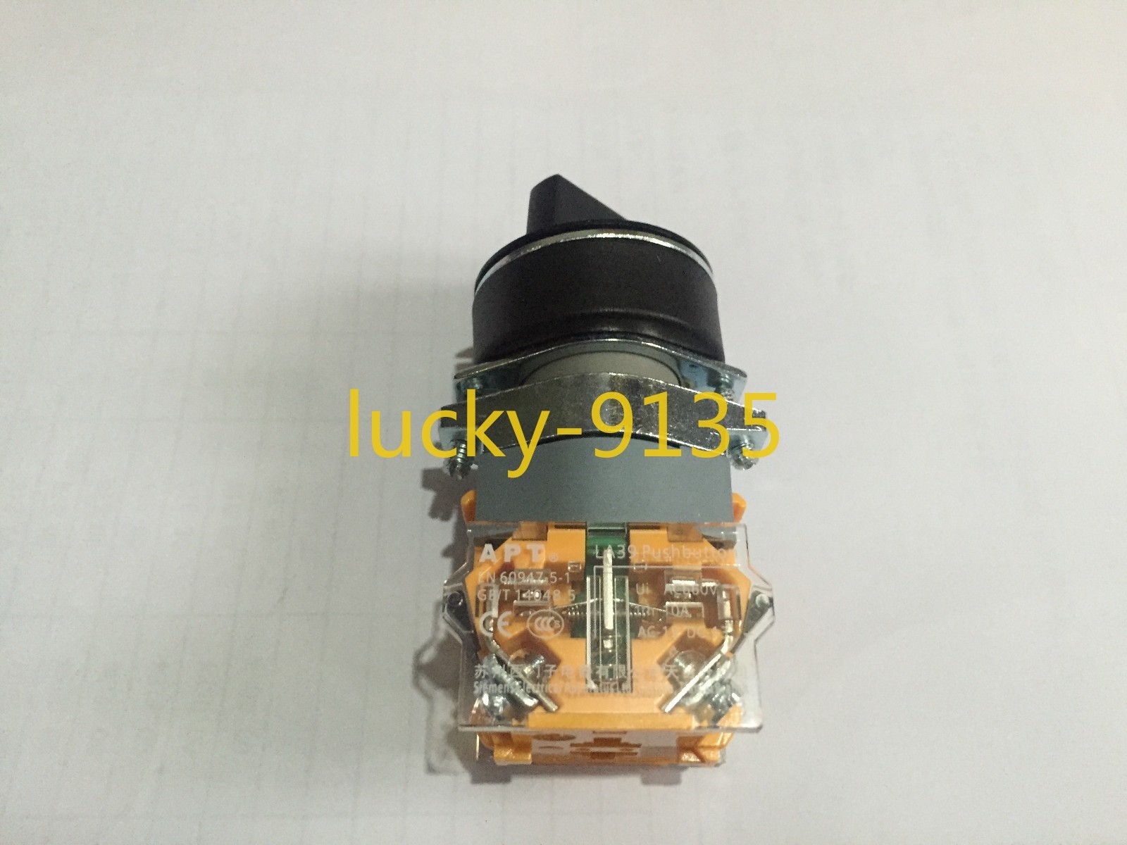 1pc New Siemens (APT) 30mm two-position selector switch LA39C1-11X/K