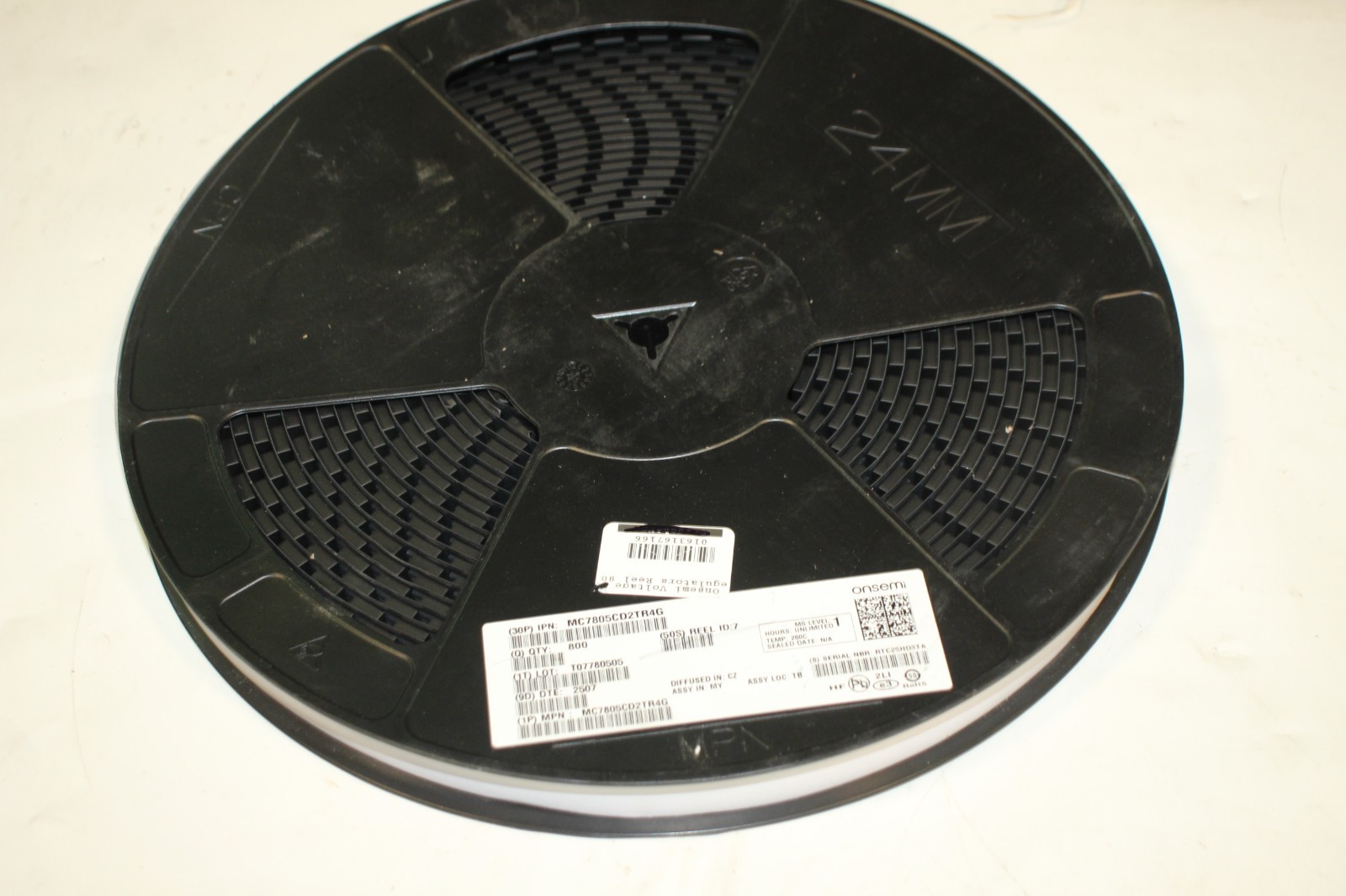 Reel of 800 Onsemi MC7805CD2TR4G Linear Regulator