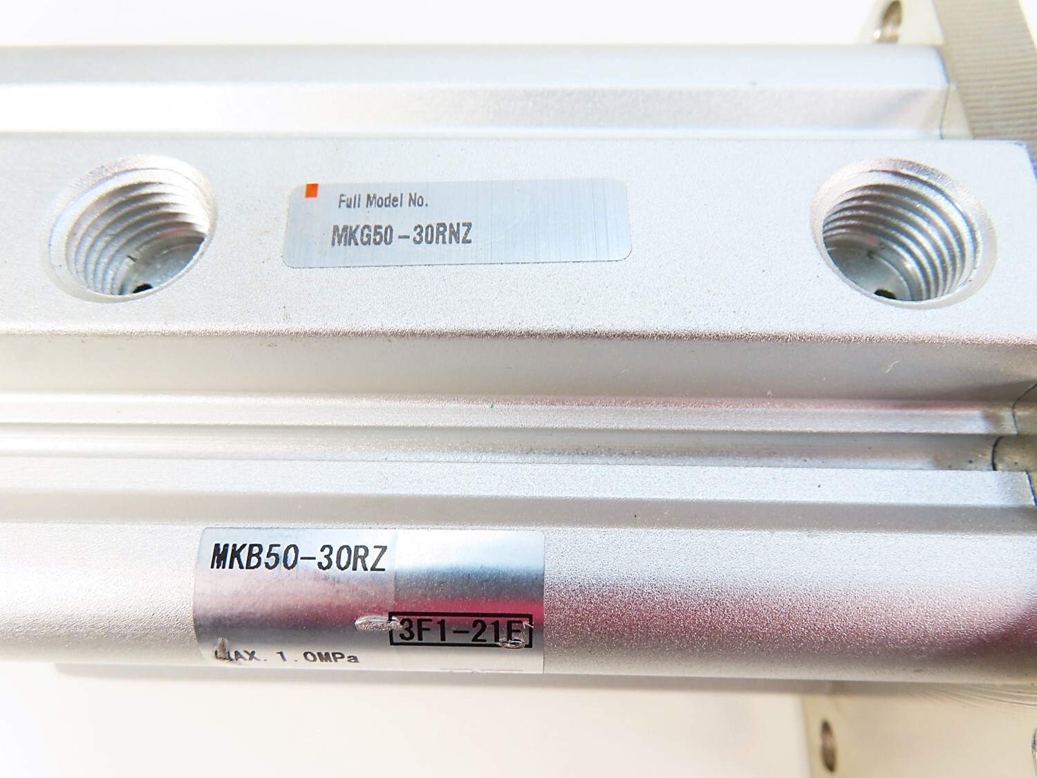 SMC MKG50-30RNZ MKG5030RNZ Pneumatic 90 θ 30mm Stroke Rotary Clamp Cylinder NEW