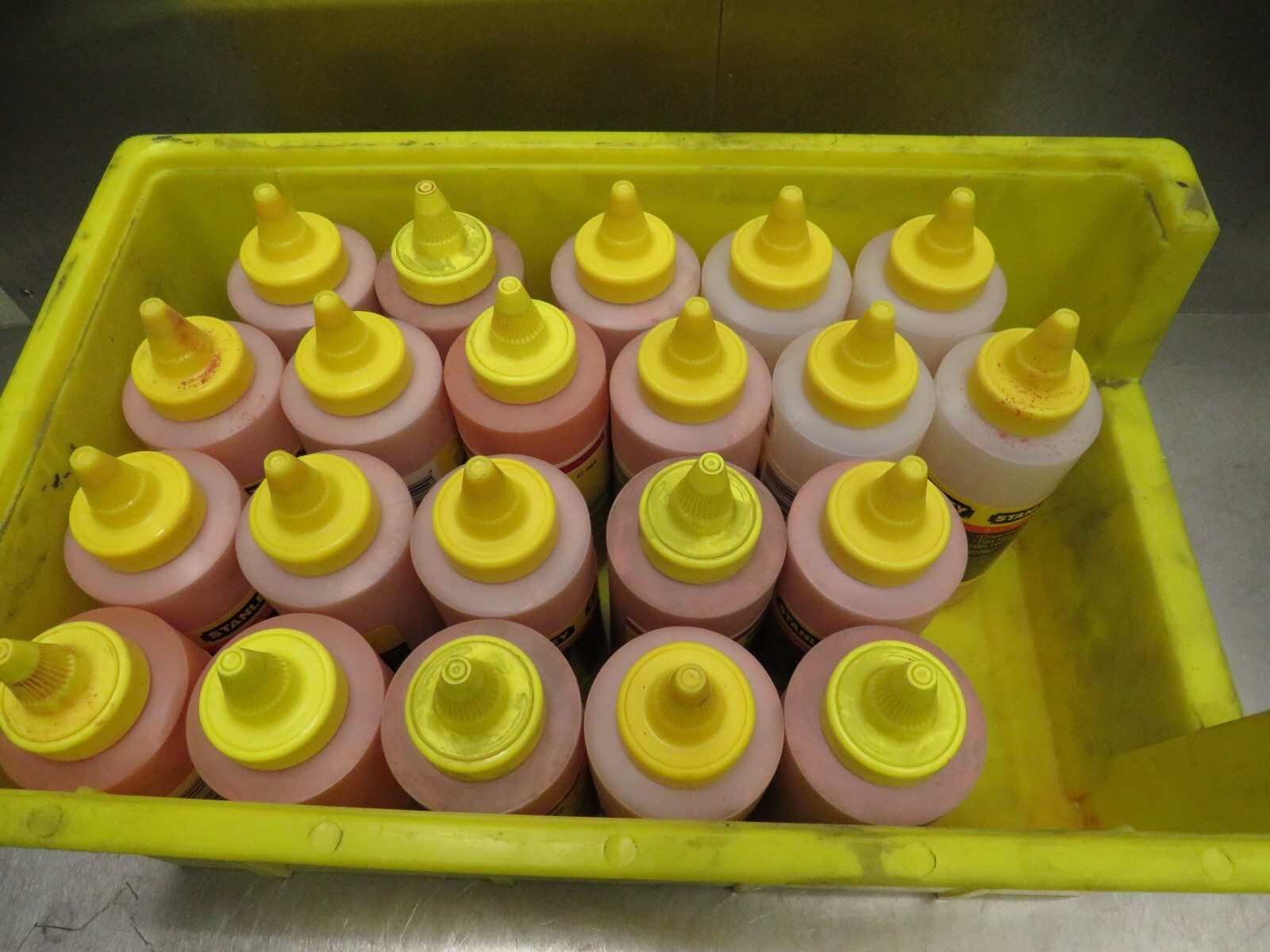 Stanley 8oz Red Chalk 47-804 Lot of 21 Bottles!