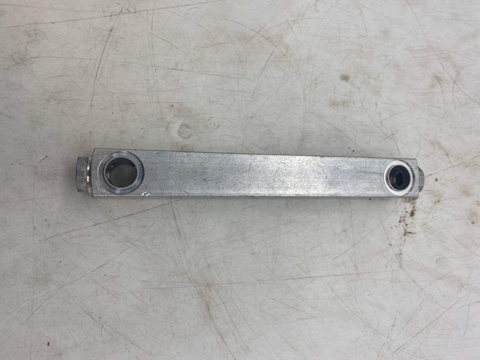 LDI Industries G605-06-A-1 Oil Sight Gauge, 6″ Centers (Open Box)