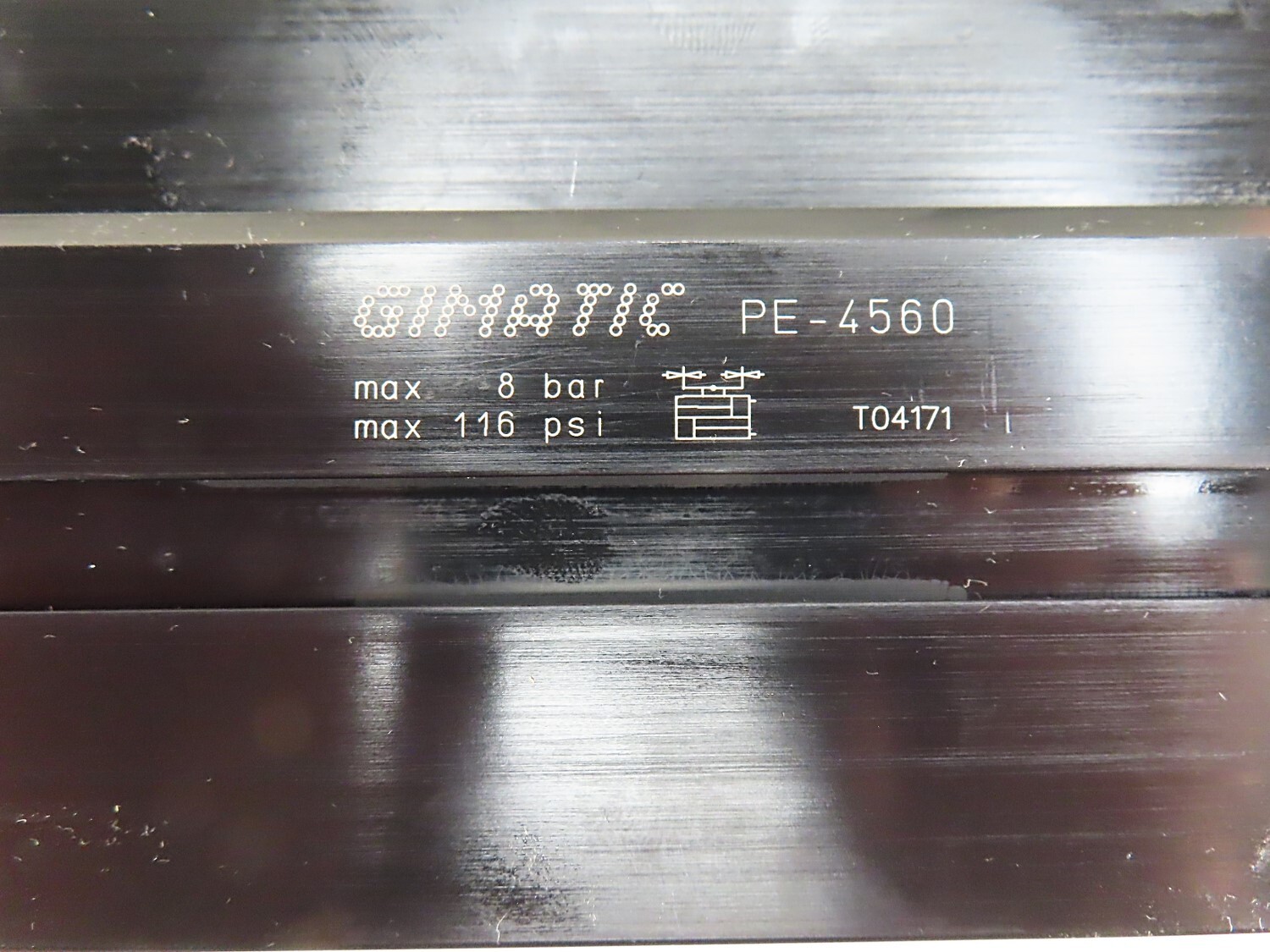 Gimatic PE-4560 PE4560 Parallel Self-Centring Pneumatic Gripper NEW IN BOX