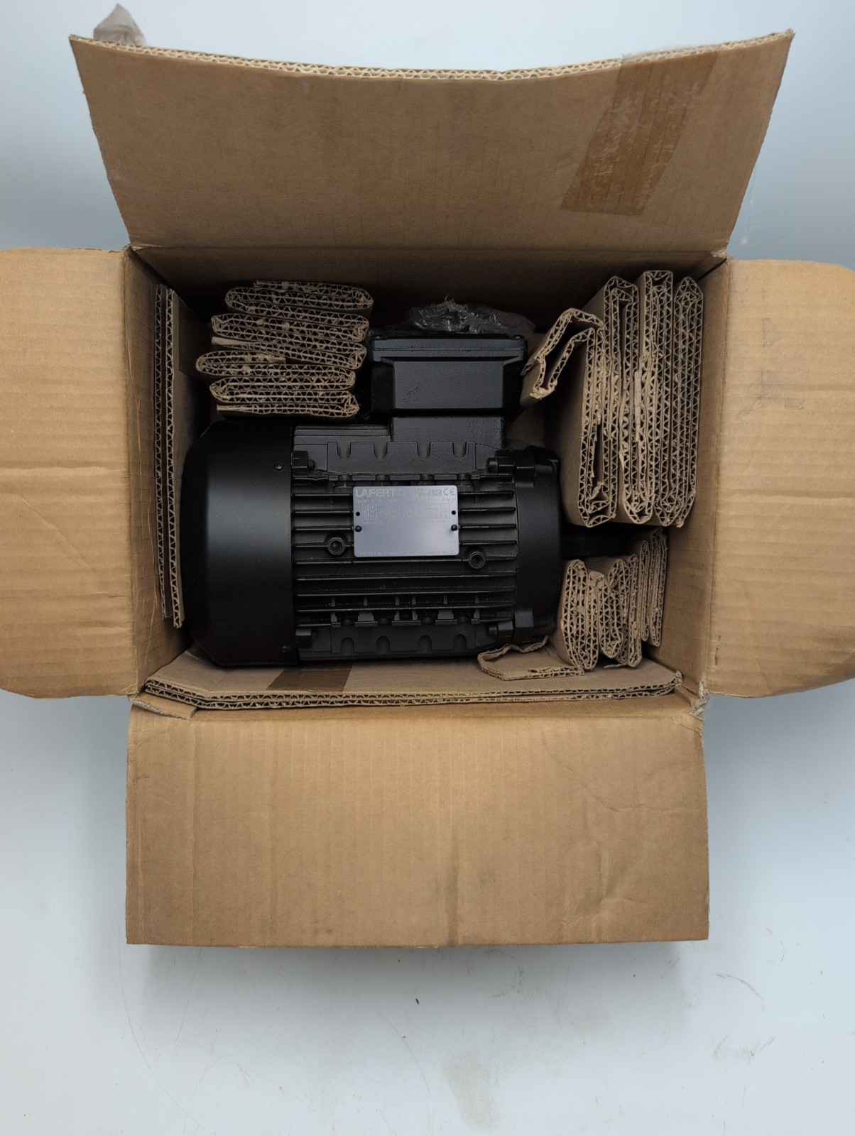 NEW Lafert CG90L6A 1.8kW 2.4HP 230/460V 3-Phase Electric Motor 1730 RPM TEFC IE3