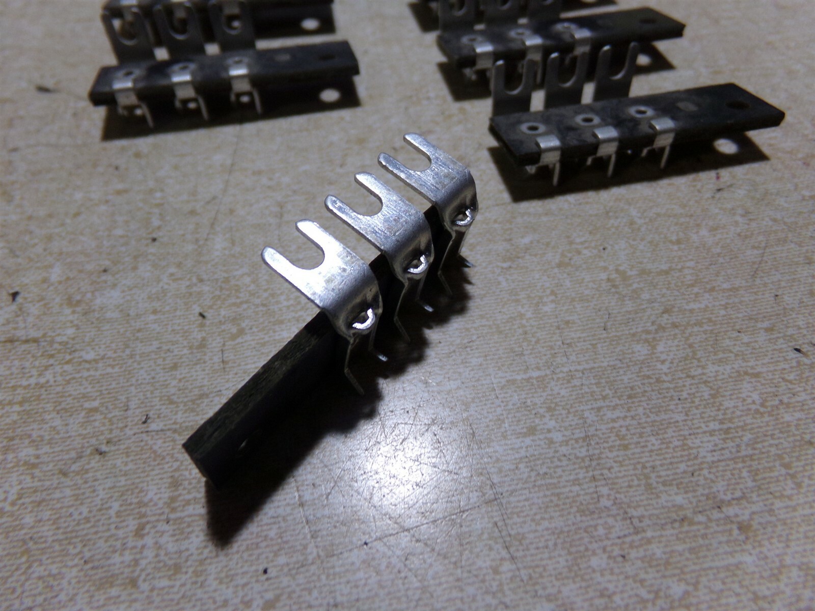 NEW 3-Pole 90-Degree Fork Terminal Jumper Strip, Lot of 10 *FREE SHIPPING*
