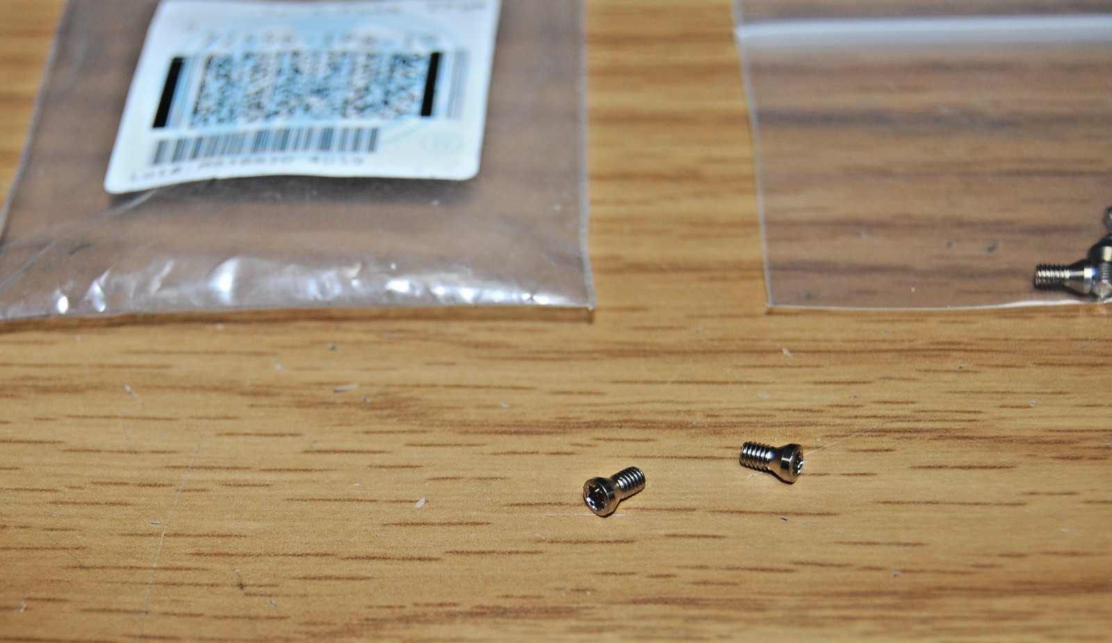 TORX PLUS CAP SCREW ALLIED MACHINE 72556-IP8-1 (LOT of 5pcs)