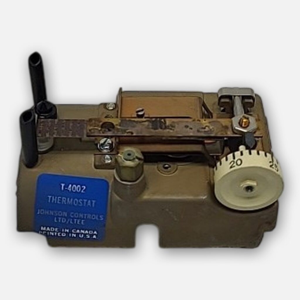 NEW JOHNSON CONTROLS T-4002 PNEUMATIC THERMOSTAT