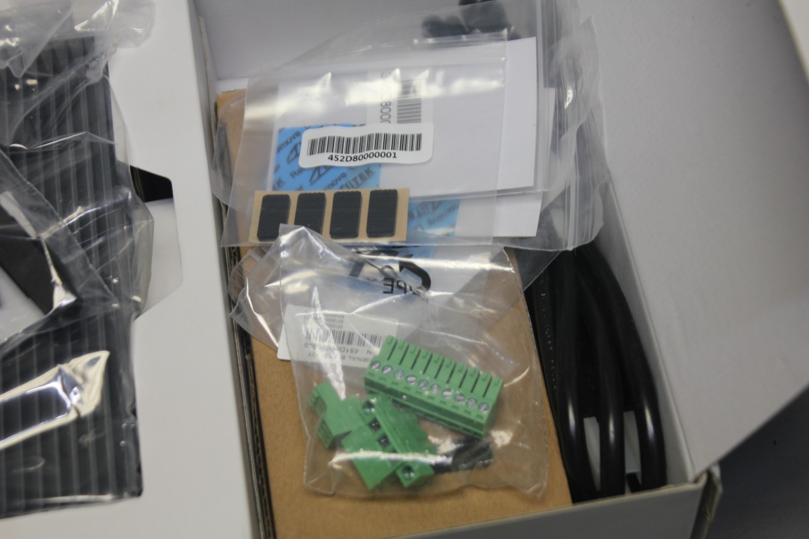 NEW COGNEX/KARBON COMPACT RUGGED COMPUTER CNX-K300 K300-E3950-8-F1-P
