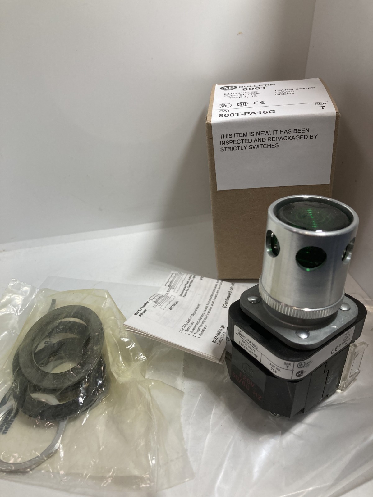 ALLEN BRADLEY 800T-PA16G PUSHBUTTON ILL GREEN XFMR 120VAC SERIES T NIB