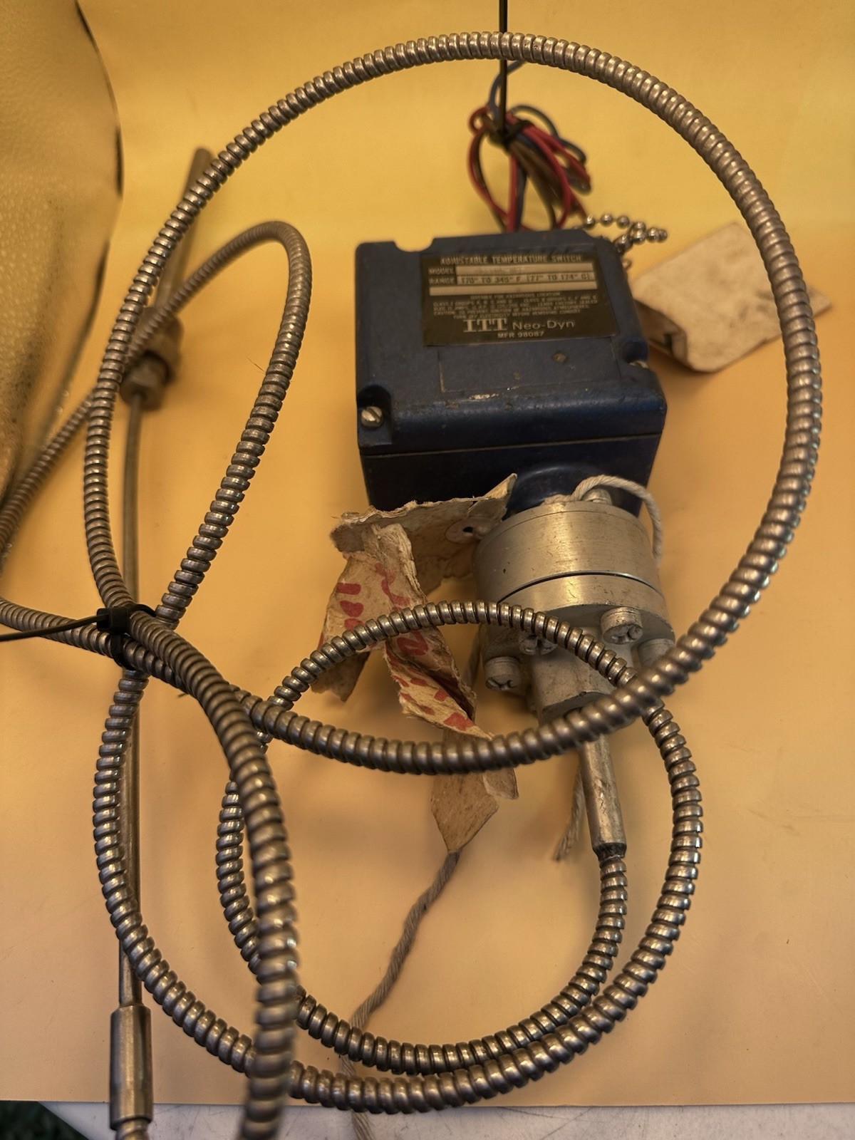 ITT NEO-DYN 100TC5-6C6 ADJUSTABLE TEMPERATURE SWITCH 170-345F 125/250V-AC