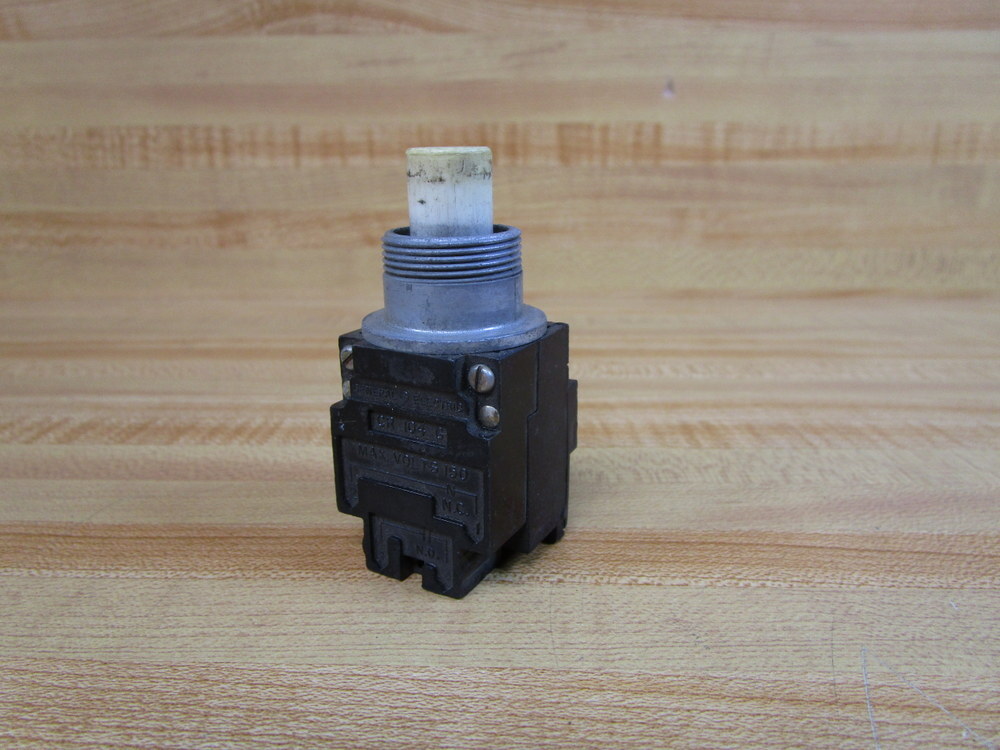 General Electric CR104G-2W GE Push Button CR104G2W