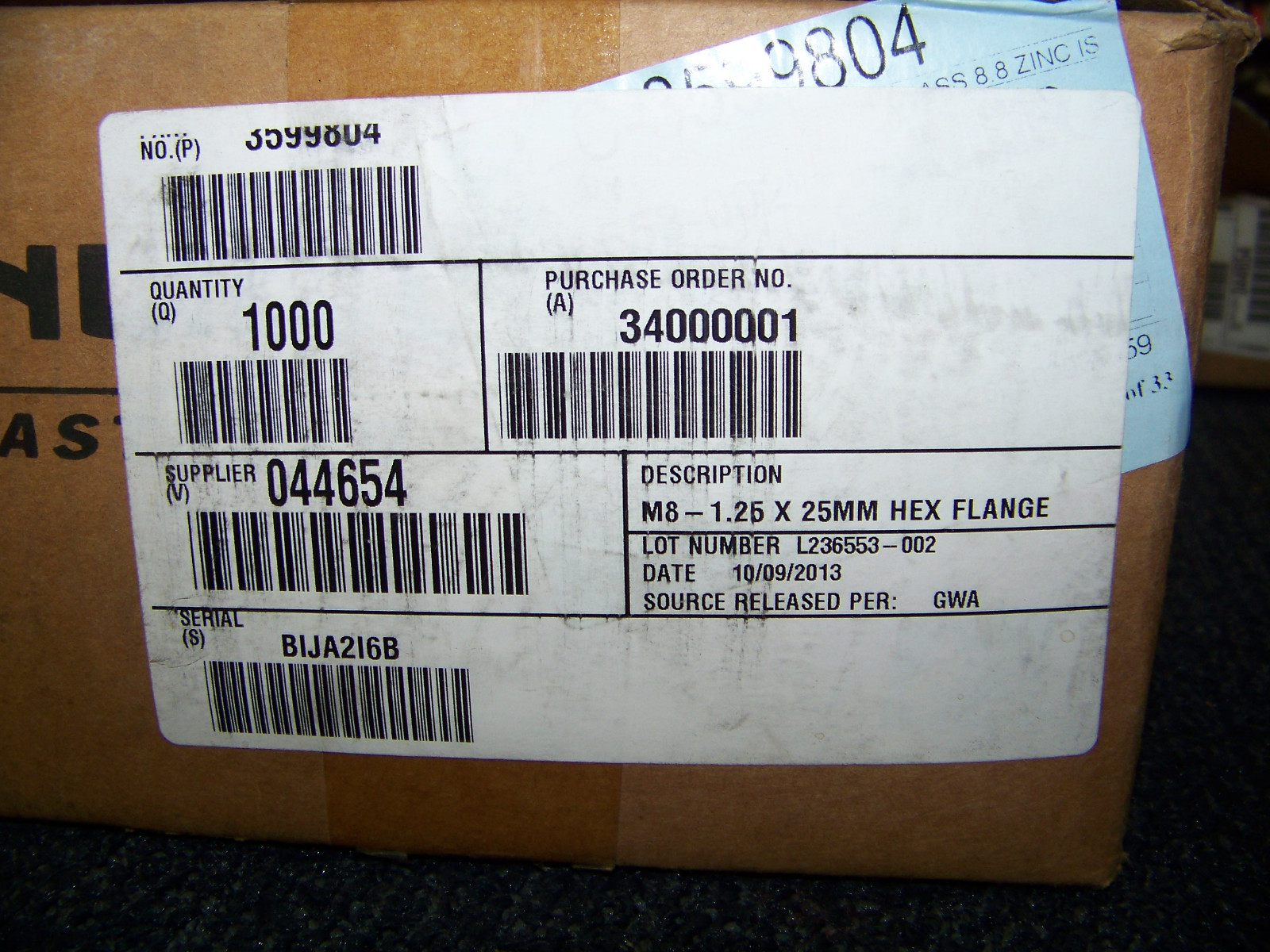 Nucor Fasteners M8-1.25x25mm hex flange bolts zinc class 8 1000ea part# 3599804