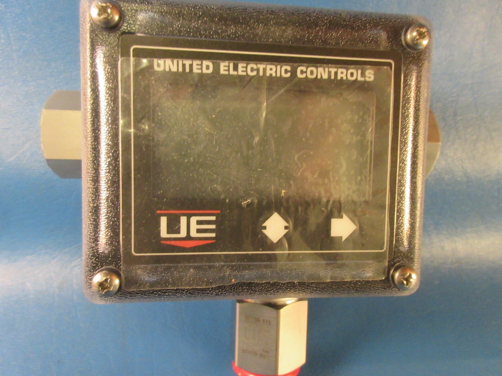 UE United Electric Controls 2W3A00P11, Electronic Pressure Switch, 1/2″ Ports