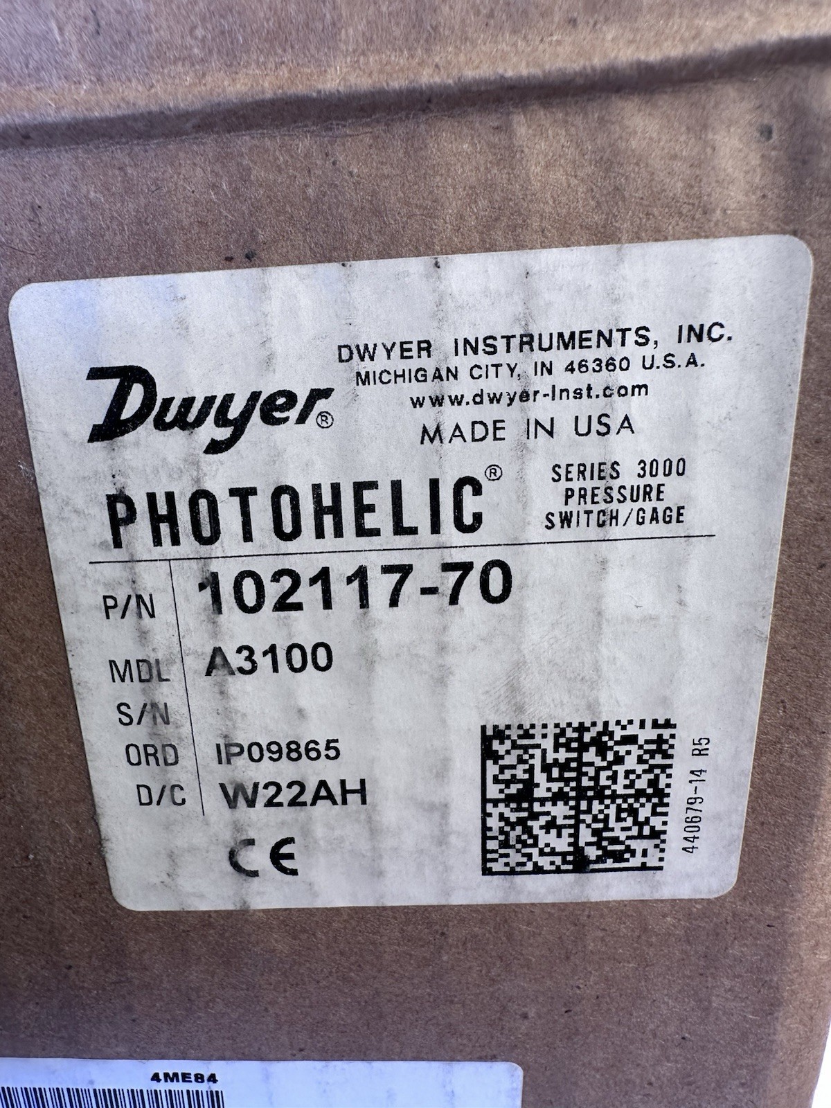 Dwyer 3100 PHOTOHELIC PRESSURE SWITCH/GAGE RANGE:0″-100″