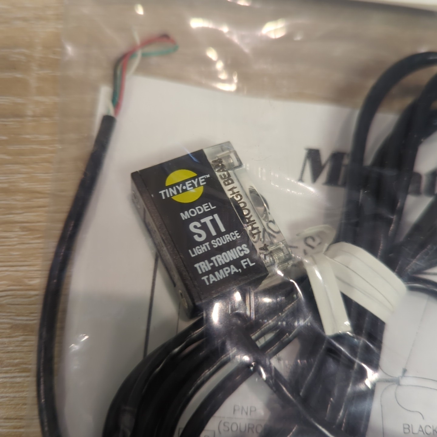 NEW TRI TRONICS STIT4 TINY EYE LIGHT SOURCE 10/30VDC