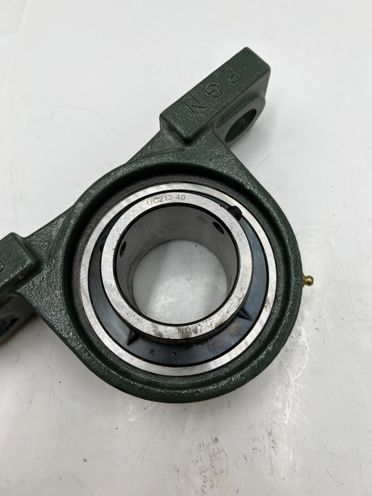 PGN P213 UC213-40 2-BOLT BASE PILLOW BLOCK BALL BEARING