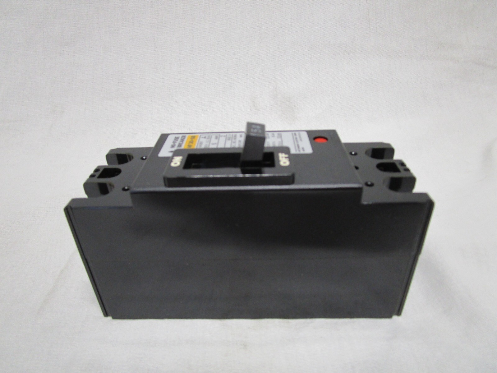 NEW MITSUBISHI NF30-SB NO-FUSE CIRCUIT BREAKER 2P 600V 5A