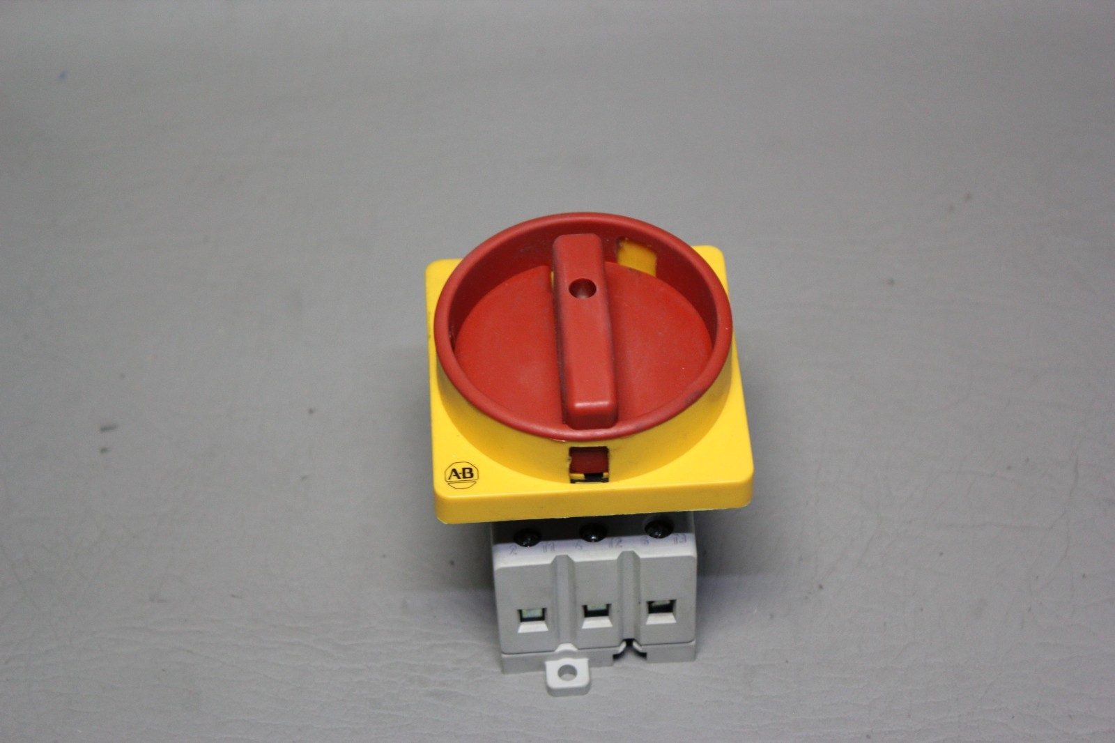 ALLEN BRADLEY DISCONNECT SWITCH 194E-E25-1753 SER. B