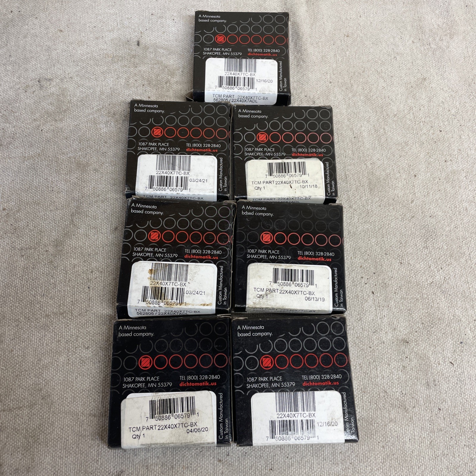 New TCM 22x40x7TC-BX Oil Seal NIB LOT OF 7