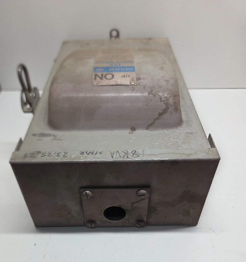GOULD ITE 30A 480V 3PHASE FUSIBLE SAFETY SWITCH FR351