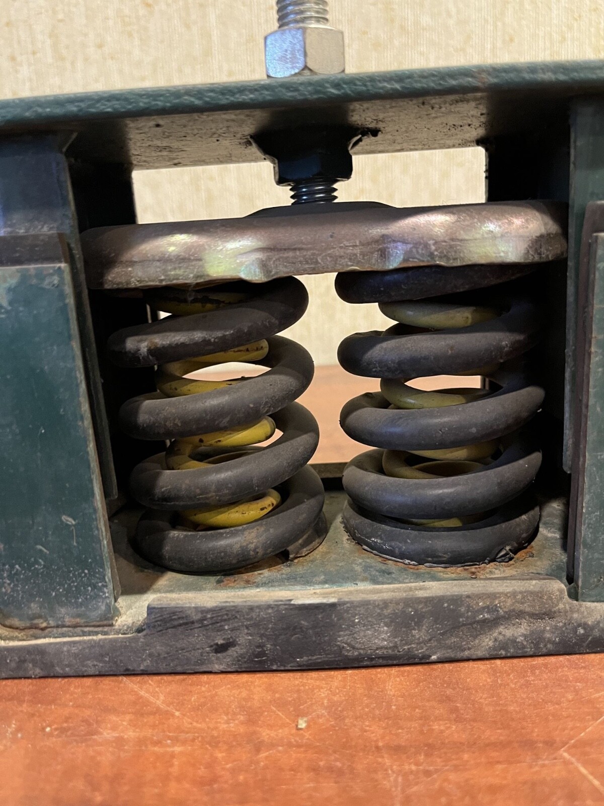 Used 12″ Closed Mount Spring Vibration Isolator