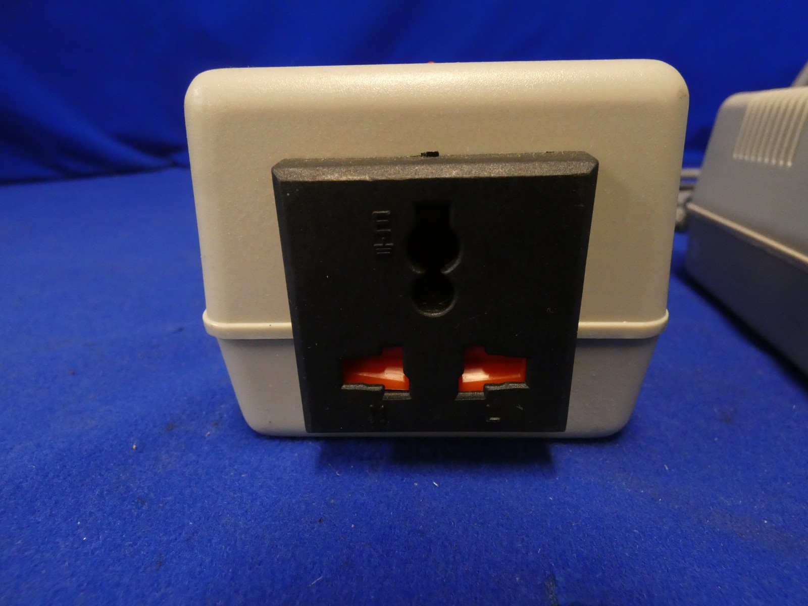 Seven Star SS-30 300 Watt 50/60Hz Foreign Electricity Converter QTY 2