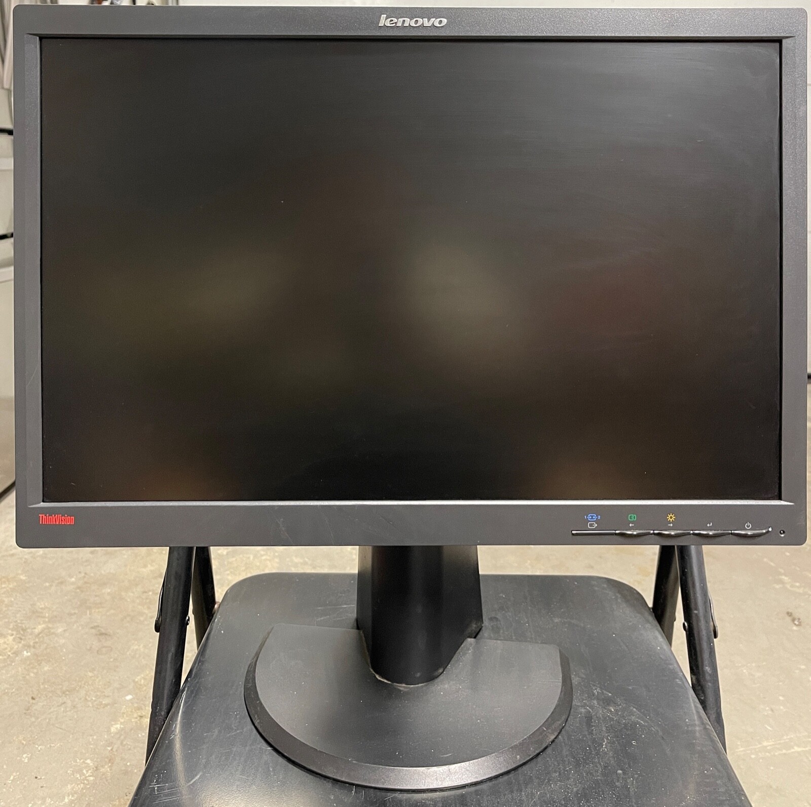 Lenovo ThinkVision LT2252p 22″ LCD Widescreen Monitor with Stand