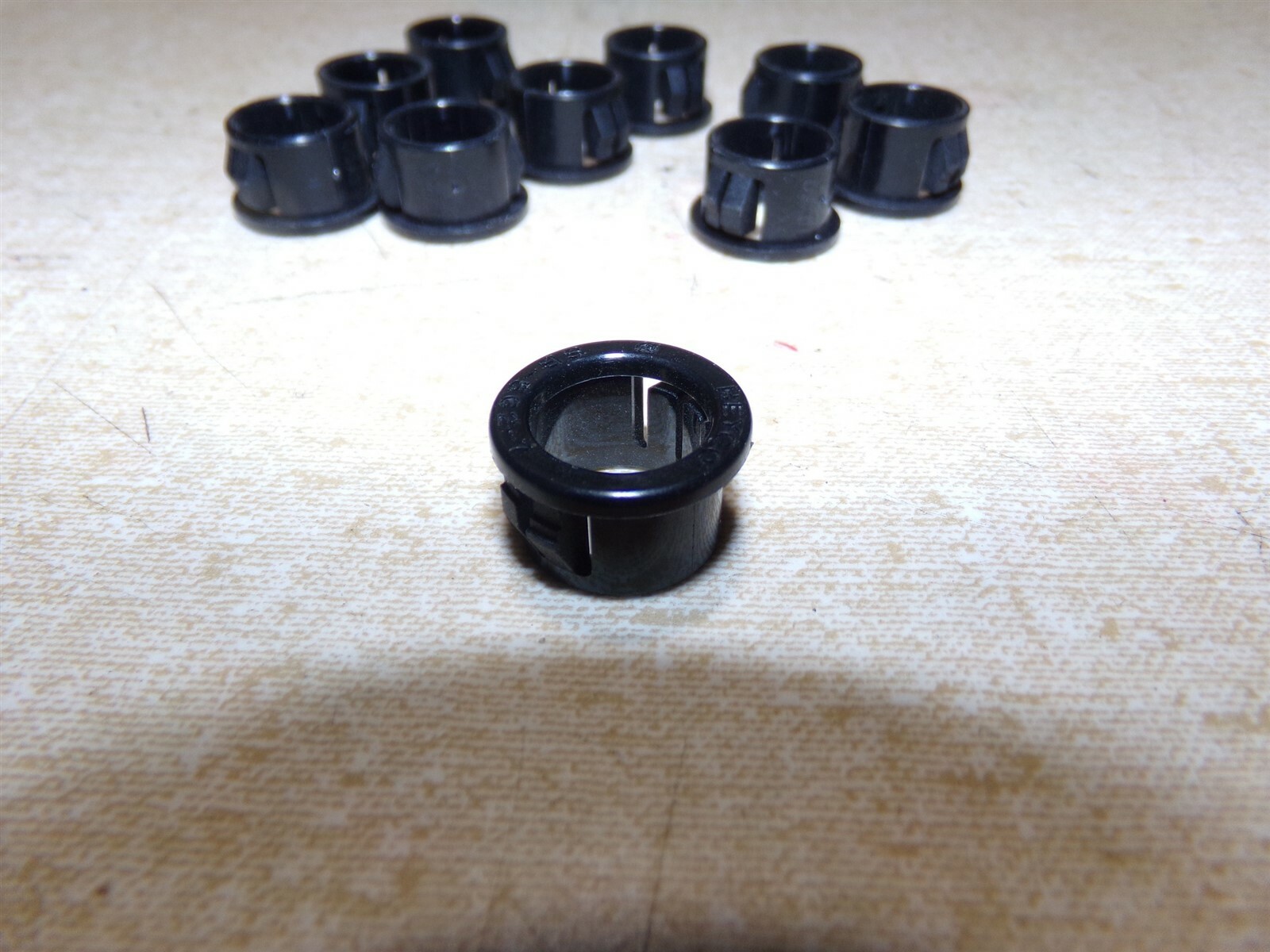 NEW Heyco Hey2066 Bushing 9/16″ OD 7/16 ” ID Lot of 10 *FREE SHIPPING*