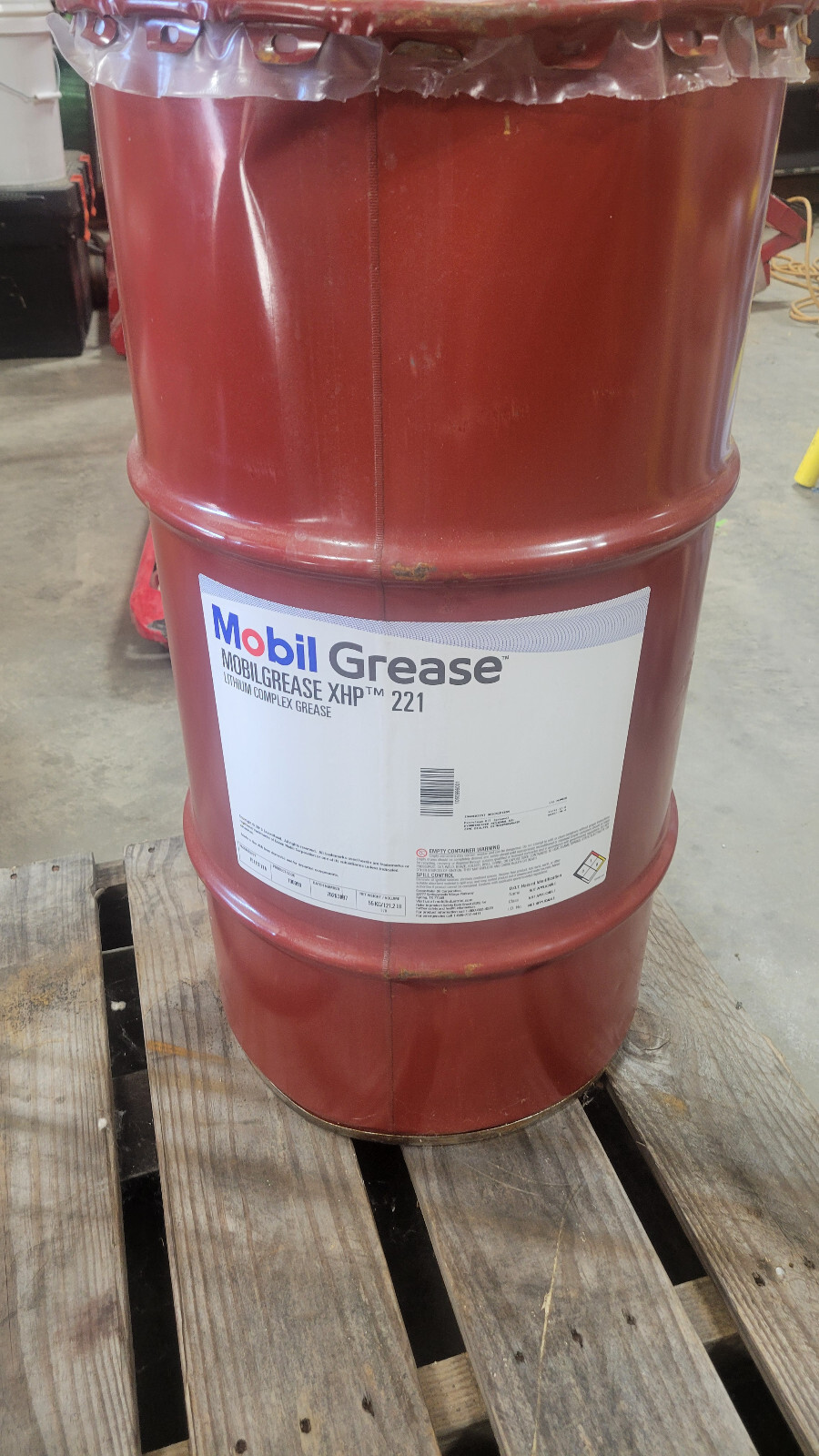 Mobilgrease XHP 221, 121.2 lb Keg,