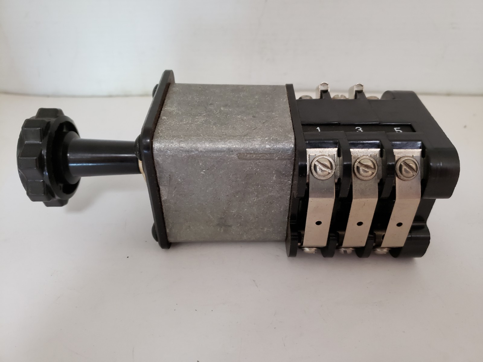 GENERAL ELECTRIC 10AA092 ROTARY CAM SWITCH 4 POSITION MAINTAINED NNB